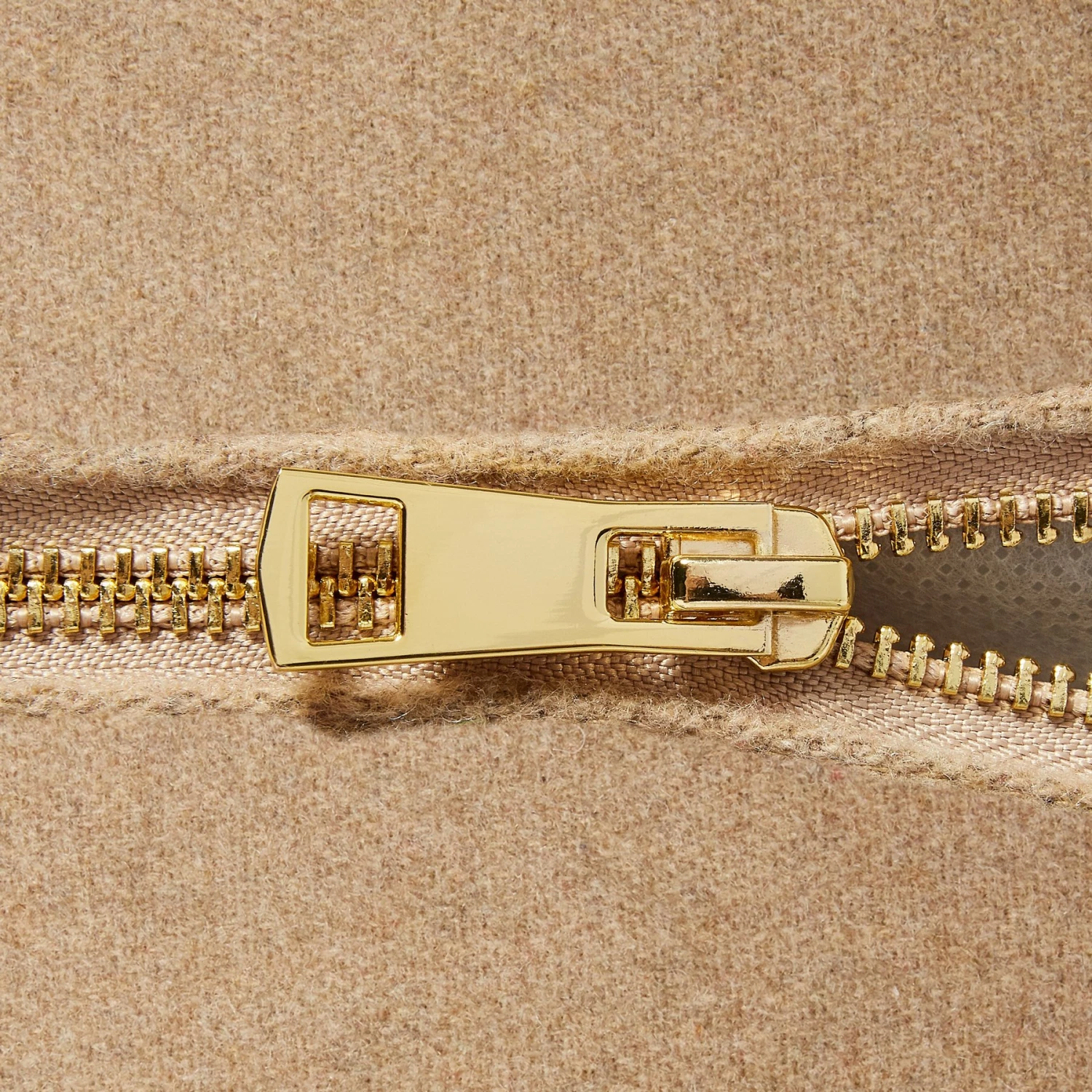 Frisco Faux Felt Reversible Modern Zipper Bolster Cat & Dog Bed 7 Frisco Faux Felt Reversible Modern Zipper Bolster Cat & Dog Bed - Image 7