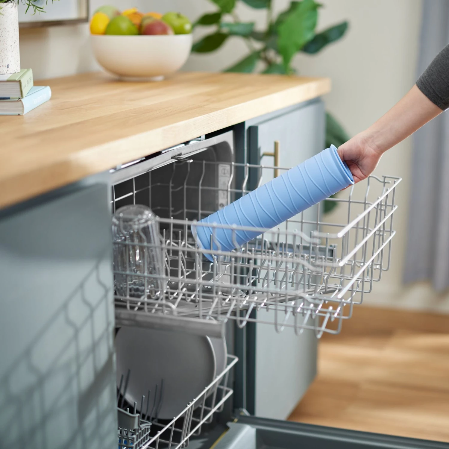 Frisco Silicone Dog & Cat Food Mat, Blue 6 Frisco Silicone Dog & Cat Food Mat, Blue - Image 6